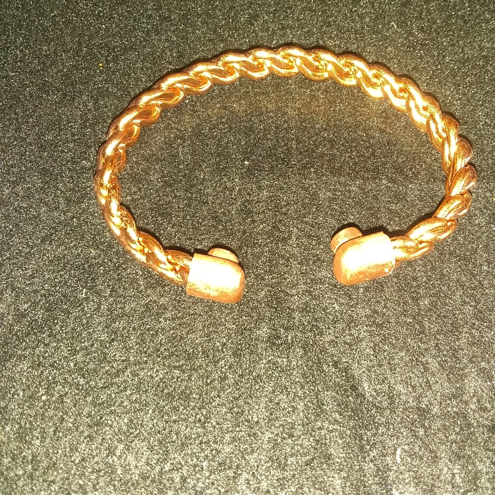 Pure copper magnetic twist cuff. Unisex